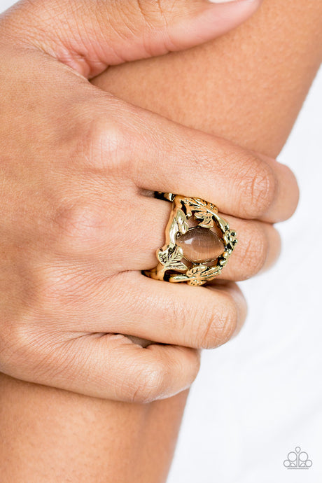 Paparazzi ~ Tropical Flora ~ Brass Ring with Stretchy Band